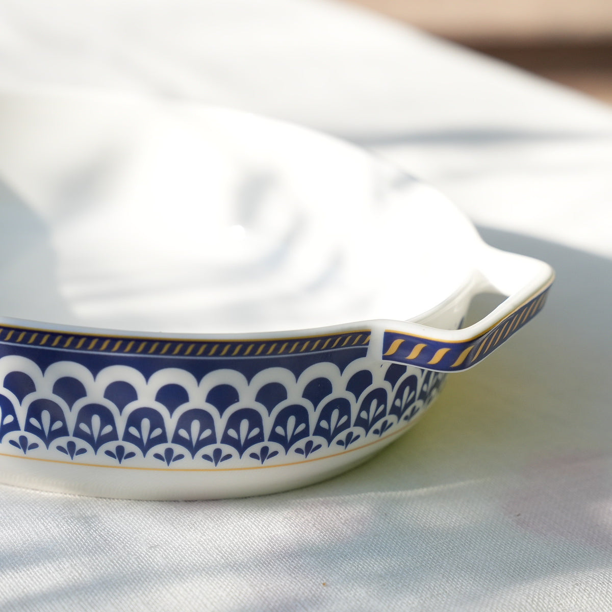 Heritage Fan Oval Baking Casserole