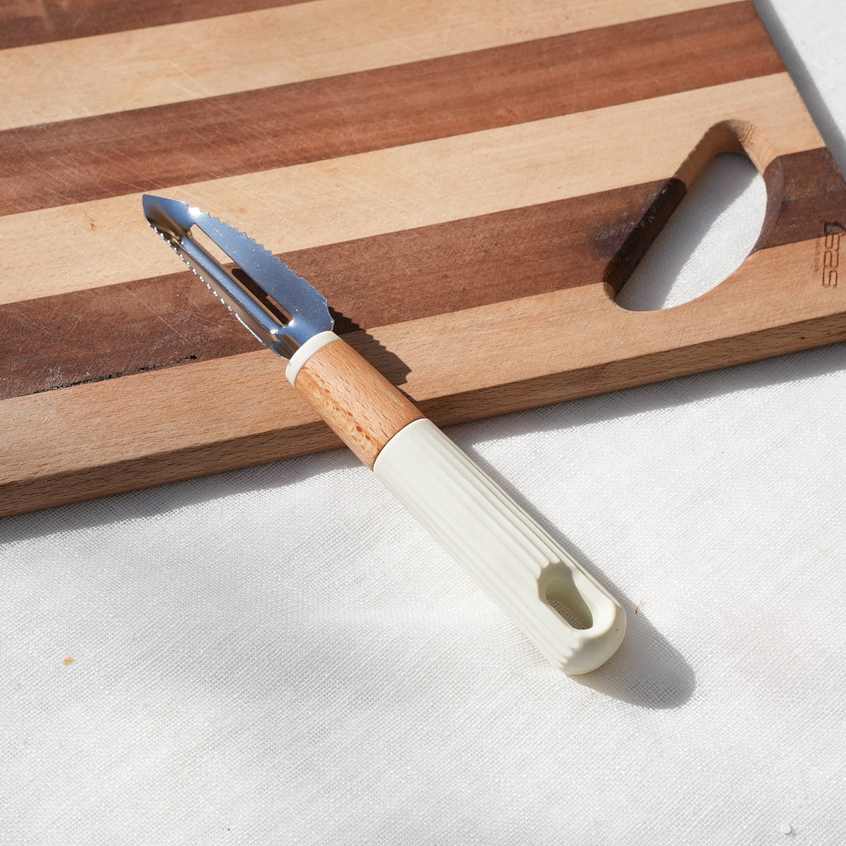 EasyPeel Serrated Peeler