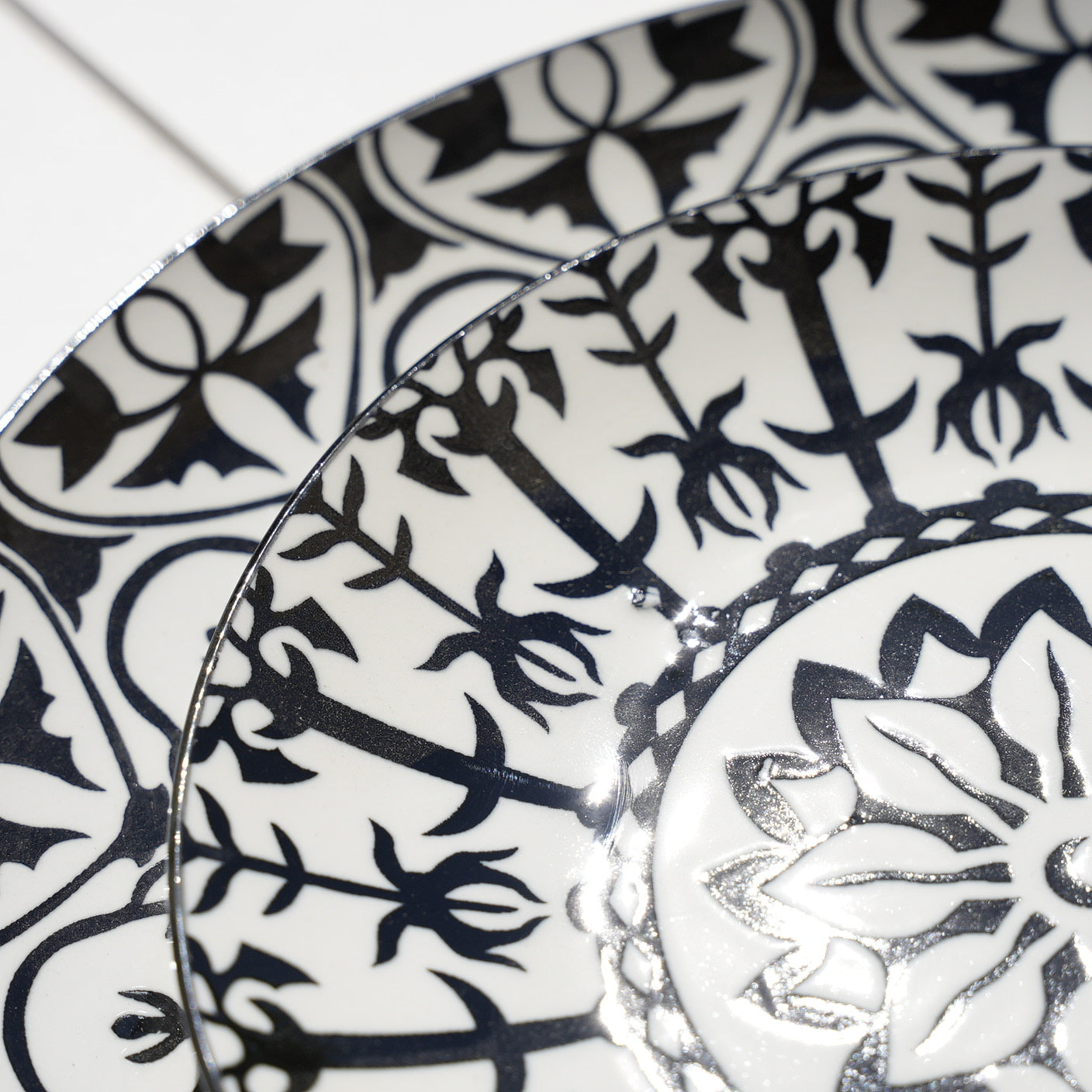 Onyx Bloom Large Flat Plate