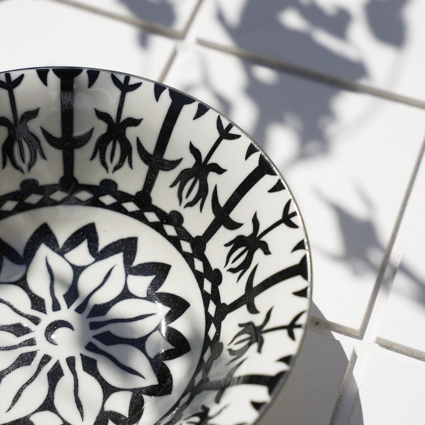 Onyx Bloom Small Bowl