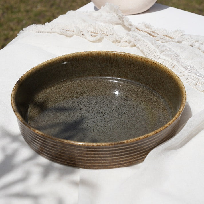 Small Earthtone Classic Round Baker