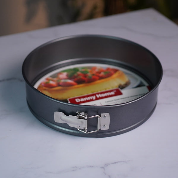 Essential Nonstick Round Pan
