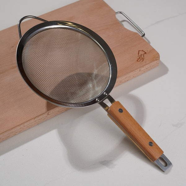 Classic Sifter with Wooden Handle