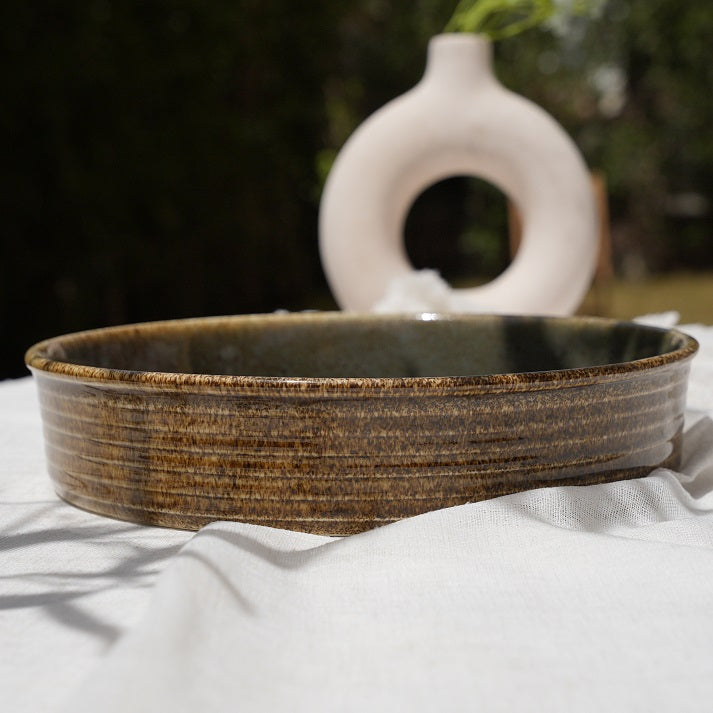 Small Earthtone Classic Round Baker