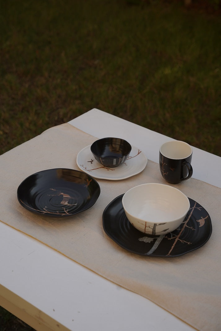 Monochrome Avian Dining Set (32 Piece)