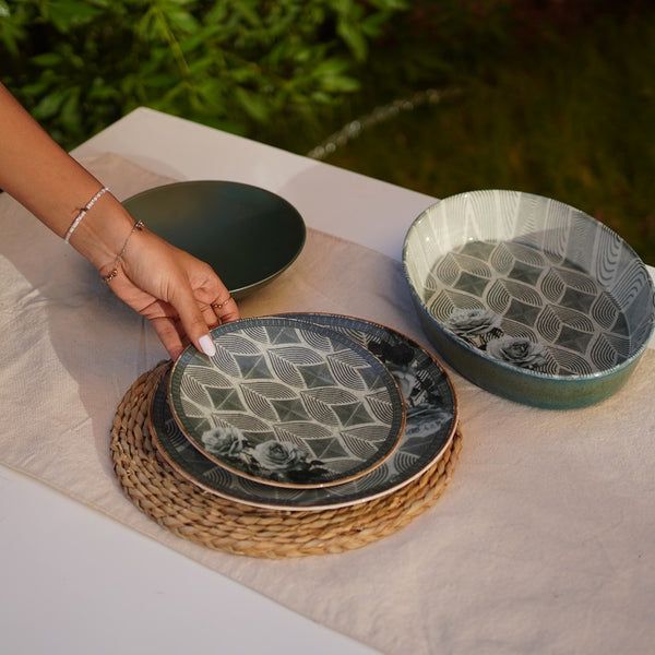 Midnight Bloom Dinner Set (19 pieces)