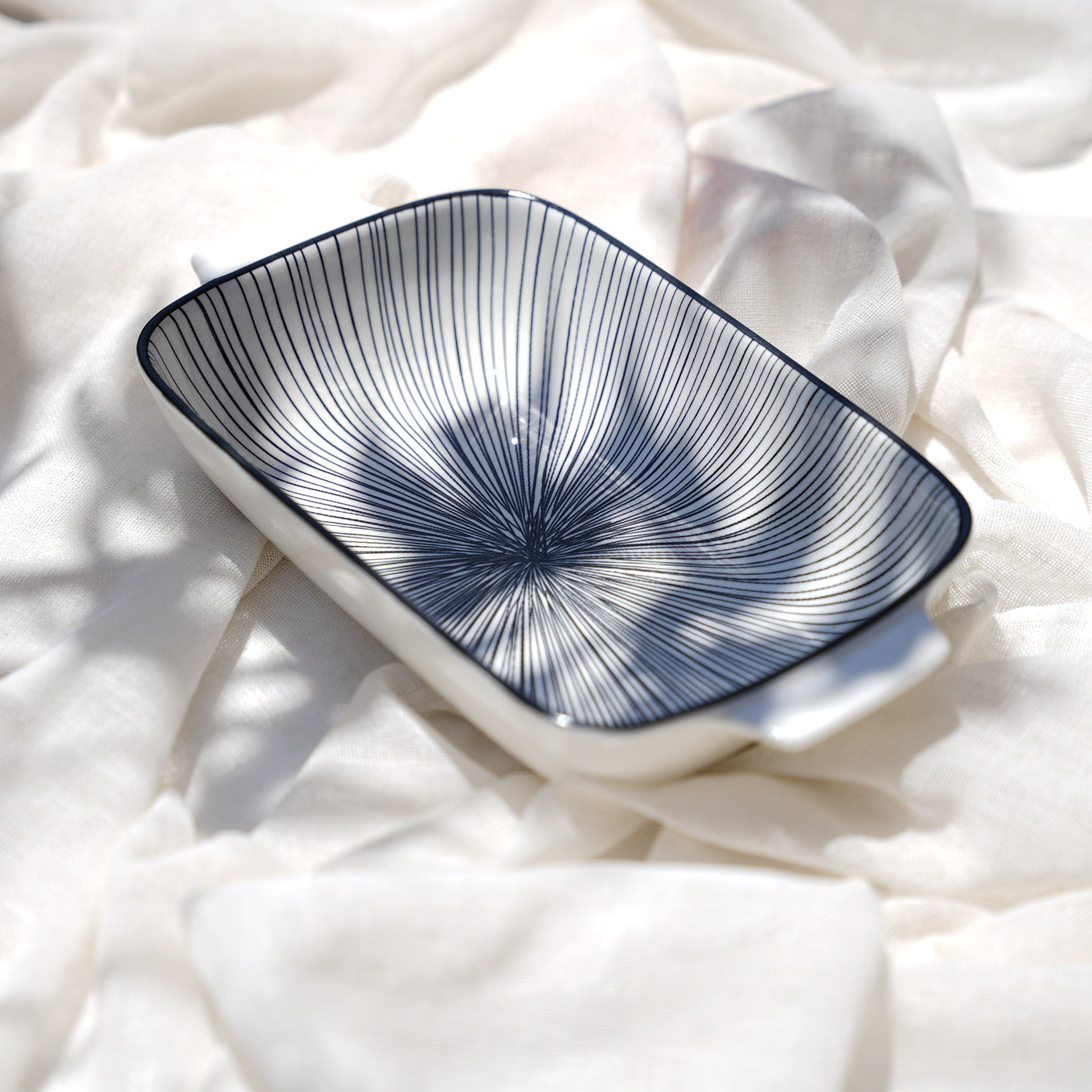 Floral Black x White Casserole