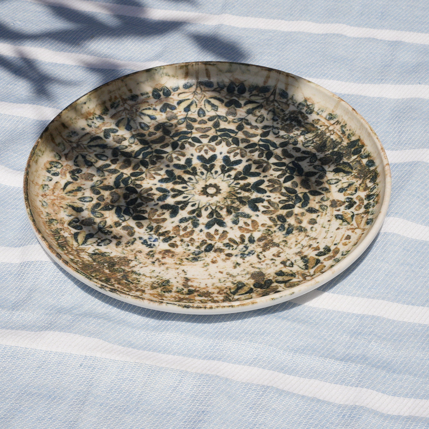 Whisperfield Medium Flat Plate