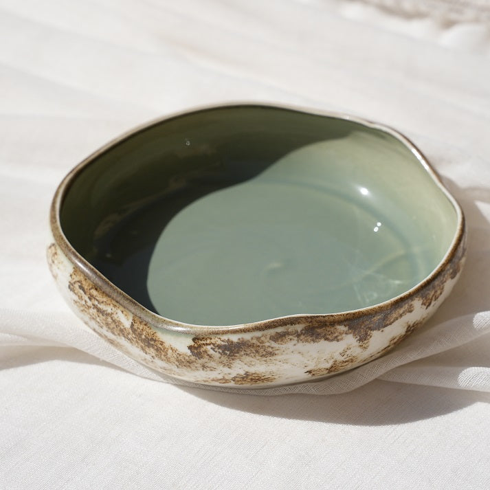 Organic wavy serving bowl